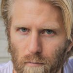 Hallo zusammen, Servus miteinander, liebe Leute! Männer!